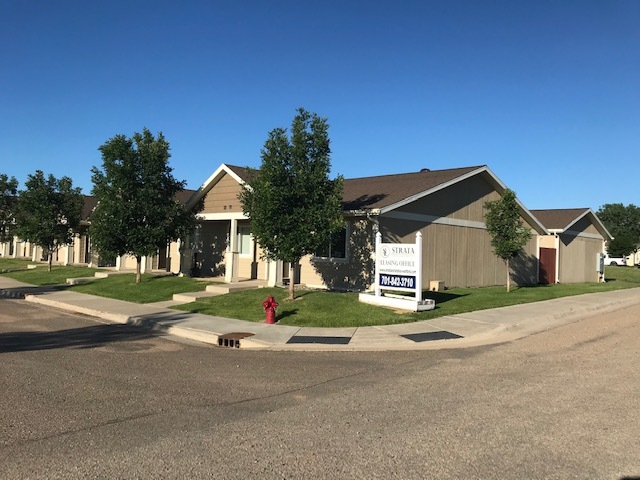 Strata Estates of Watford City in Watford City, ND - Foto de edificio - Building Photo