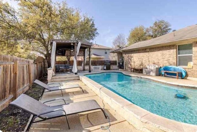 1701 Strobel Ln in Austin, TX - Building Photo - Building Photo