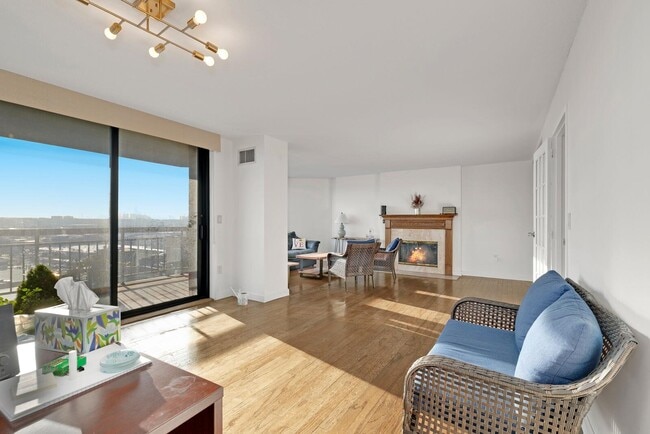 property at 1733 Harmon Cove Tower