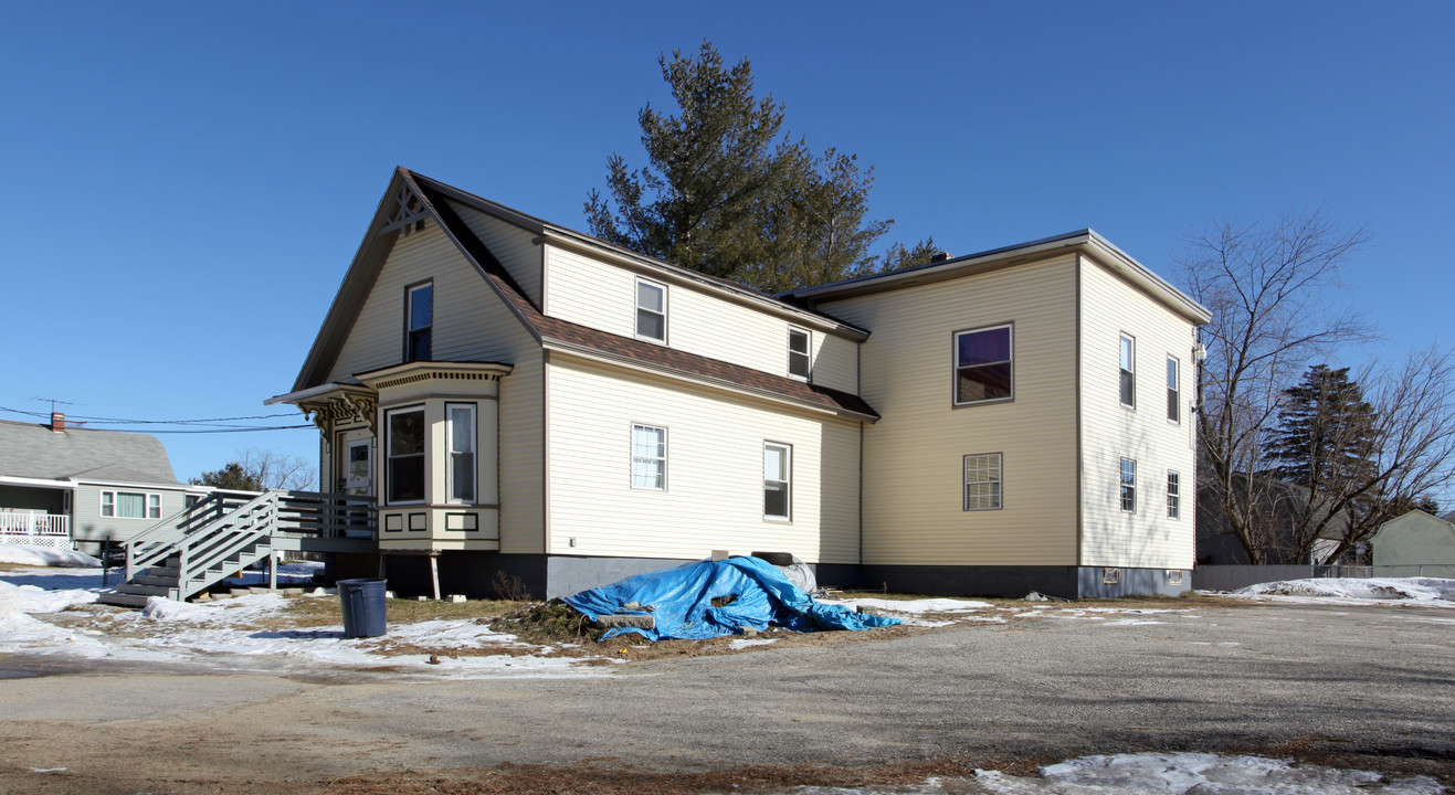 28 Stewart St in Lewiston, ME - Building Photo