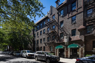 37-40 81st Street in Jackson Heights, NY - Foto de edificio - Building Photo