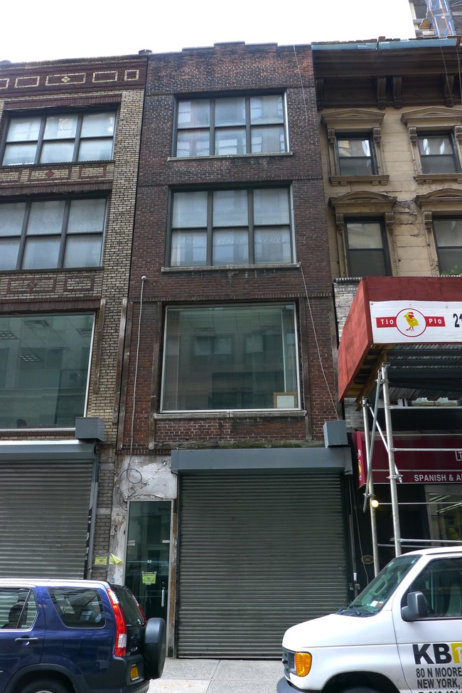 44 W 36th St in New York, NY - Foto de edificio - Building Photo