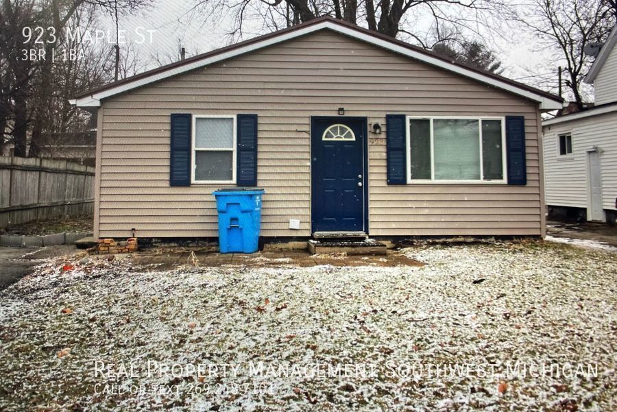 923 Maple St in Niles, MI - Building Photo