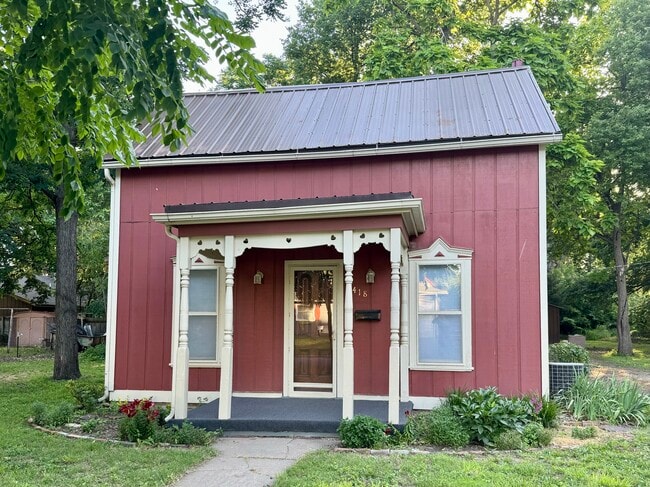 property at 418 S 3rd St