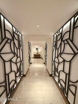 7181 E Camelback Rd in Scottsdale, AZ - Building Photo