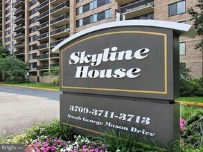 3709 S George Mason Dr in Falls Church, VA - Building Photo - Building Photo