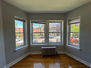 6956 N Ashland Ave in Chicago, IL - Building Photo - Building Photo
