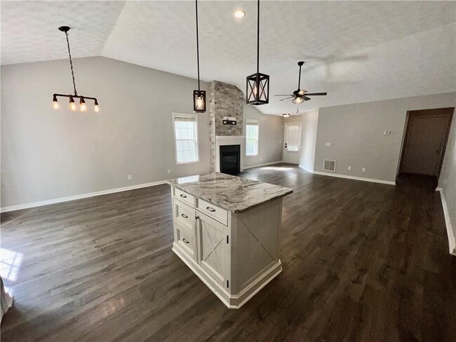 324 White Oak Way in Canton, GA - Foto de edificio - Building Photo