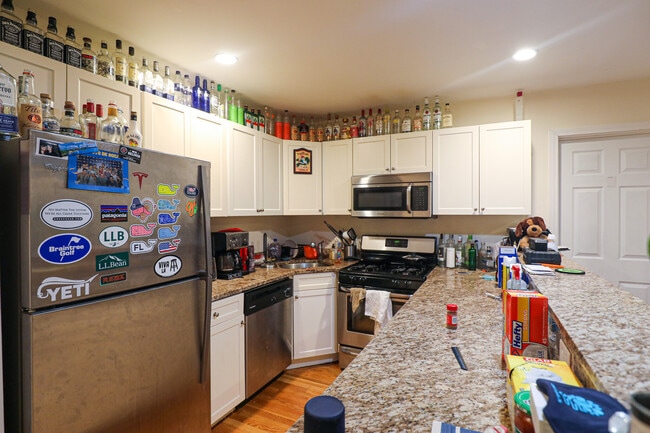 315 Saint Paul St, Unit 5 in Brookline, MA - Building Photo - Building Photo