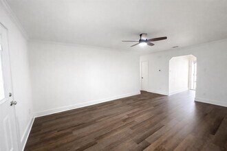 5503 Burgundy Dr in Austin, TX - Building Photo - Building Photo