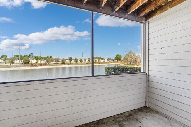 1400 Gandy Blvd N, Unit 411 in St. Petersburg, FL - Foto de edificio - Building Photo