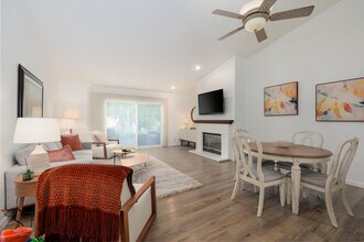 156 Falls Ct in Palm Desert, CA - Building Photo - Building Photo