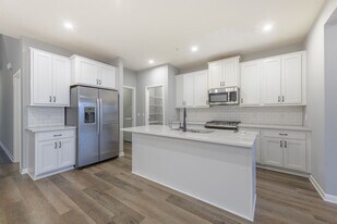 13425 Territorial Rd N in Maple Grove, MN - Building Photo