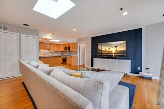 321 Adams St in Hoboken, NJ - Building Photo - Building Photo