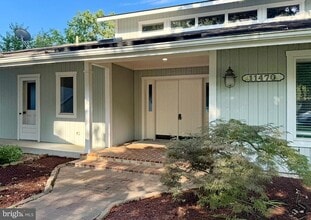 11470 Mohawk Ct in Swan Point, MD - Building Photo - Building Photo
