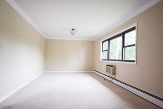 1 Colonial Dr in Little Falls, NJ - Building Photo - Building Photo