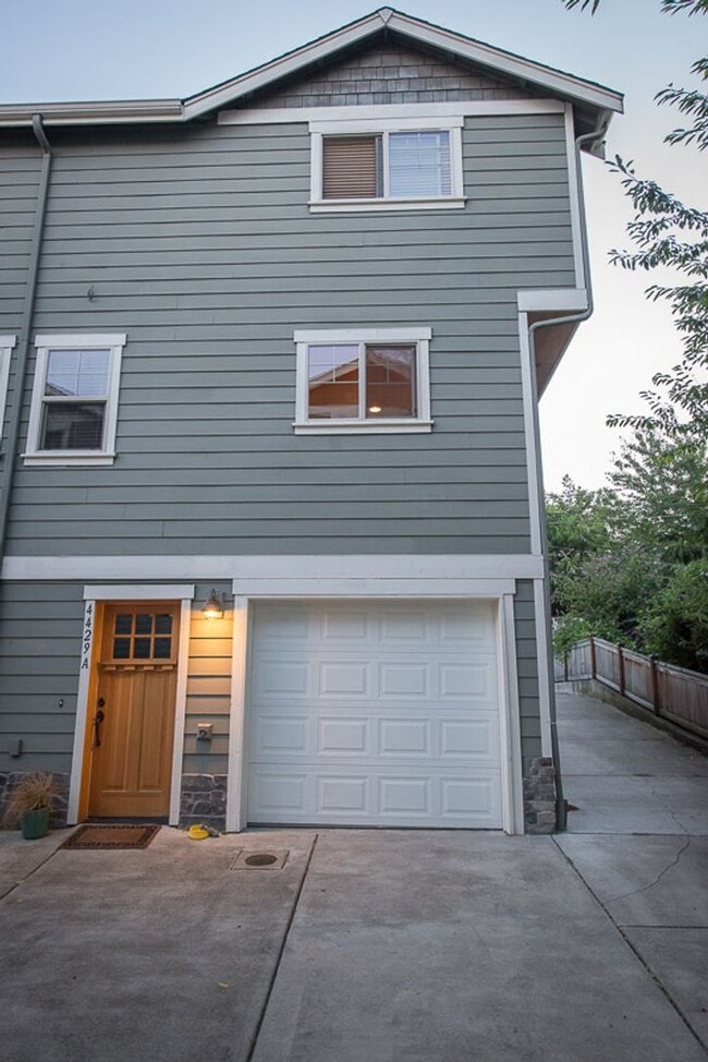 4429 _A 41st Ave SW in Seattle, WA - Building Photo - Building Photo