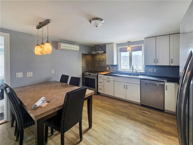 930 Elm St in Woonsocket, RI - Building Photo - Building Photo