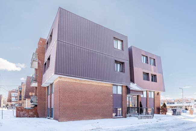 1935 Le Corbusier Boul in Laval, QC - Building Photo - Building Photo