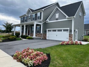 1435 Alexandra Ln in Harrisburg, PA - Building Photo - Building Photo