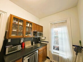 229 Newbury St in Boston, MA - Building Photo - Building Photo