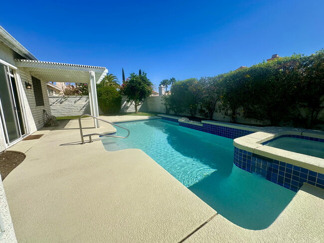property at 275 Strada Nova