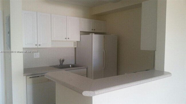 2501 S Douglas Rd, Unit 202 in Miami, FL - Building Photo - Building Photo