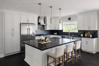 19275 Cresthaven Ln in Santa Ana, CA - Building Photo - Building Photo