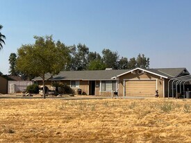 17495 Melba Dr E in Madera, CA - Building Photo