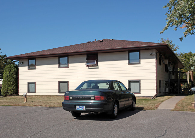 1404 2nd Ave S in Buffalo, MN - Foto de edificio - Building Photo