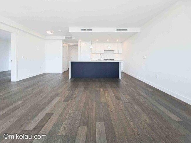 1588 Johnston Rd in White Rock, BC - Building Photo - Building Photo