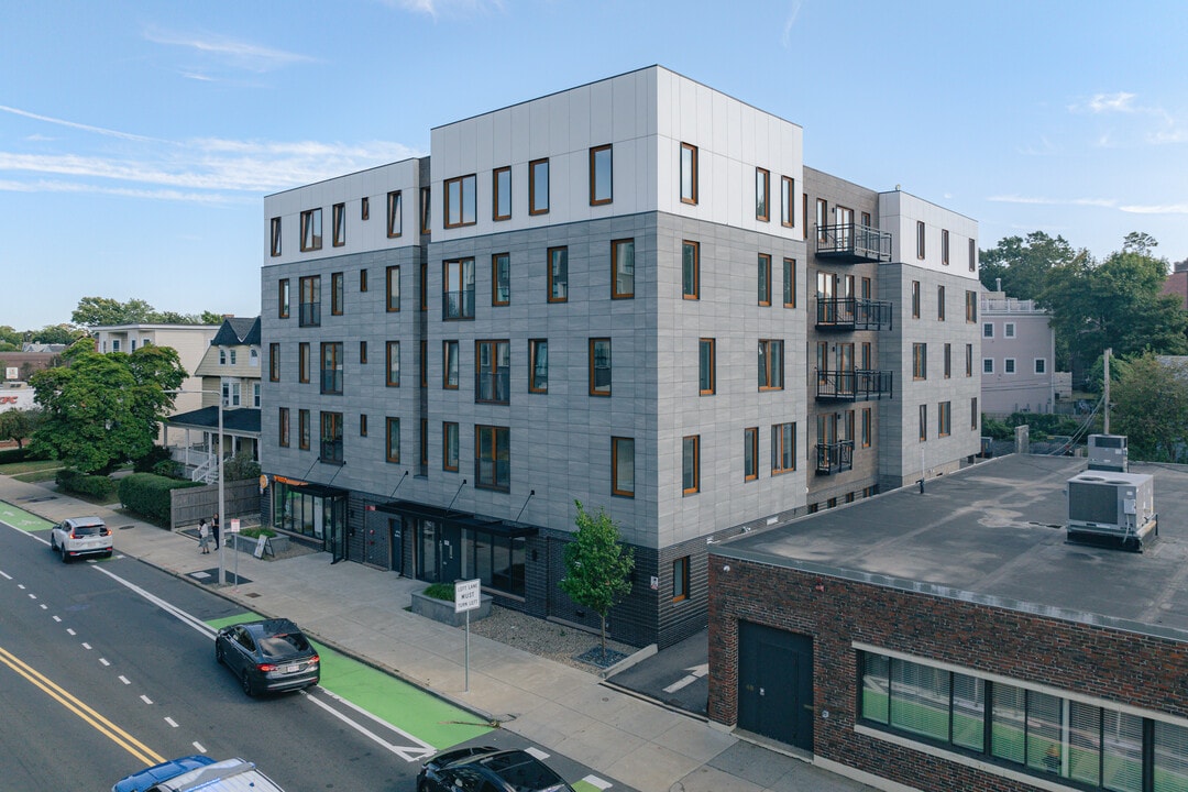 Ttoren | Modern Living. Naturally. in Allston, MA - Foto de edificio