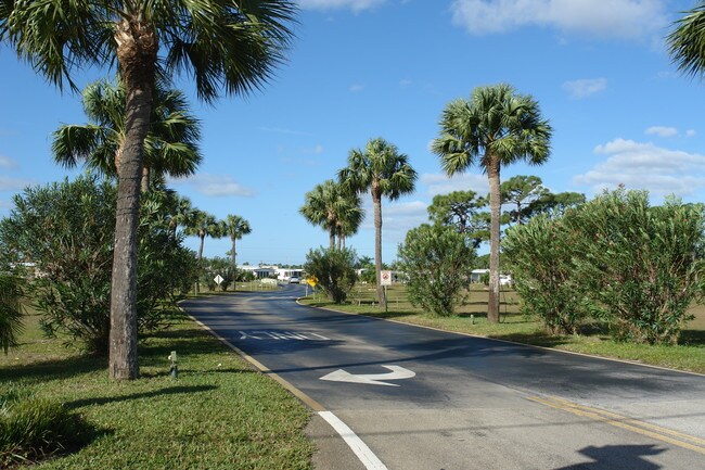 4800 SE Federal Hwy in Stuart, FL - Building Photo - Building Photo