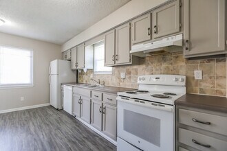 9680 Manning Ave in Kansas City, MO - Building Photo - Building Photo