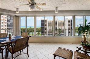 21 Bluebill Ave-Unit -B-705 in Naples, FL - Building Photo - Building Photo