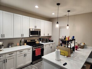 4051 S Prairie Ave, Unit 1 in Chicago, IL - Building Photo - Building Photo