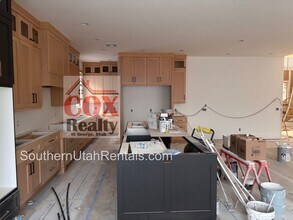 5244 W 2040 S in Hurricane, UT - Building Photo - Building Photo