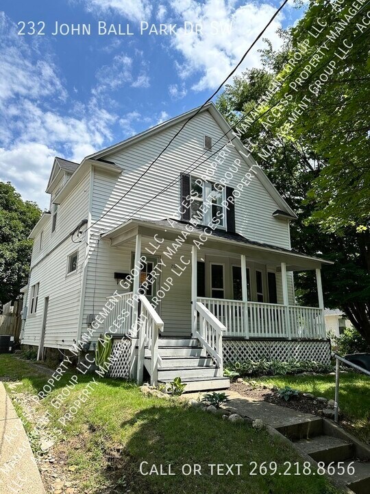 232 John Ball Park Dr SW in Grand Rapids, MI - Foto de edificio