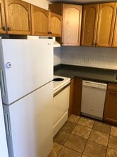 223 Central St, Unit 7 in Stoneham, MA - Foto de edificio - Building Photo