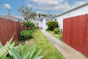 535 Washington Blvd, Unit front unit in Marina Del Rey, CA - Building Photo