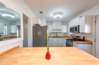 1216 10th St N in Jacksonville Beach, FL - Building Photo - Building Photo