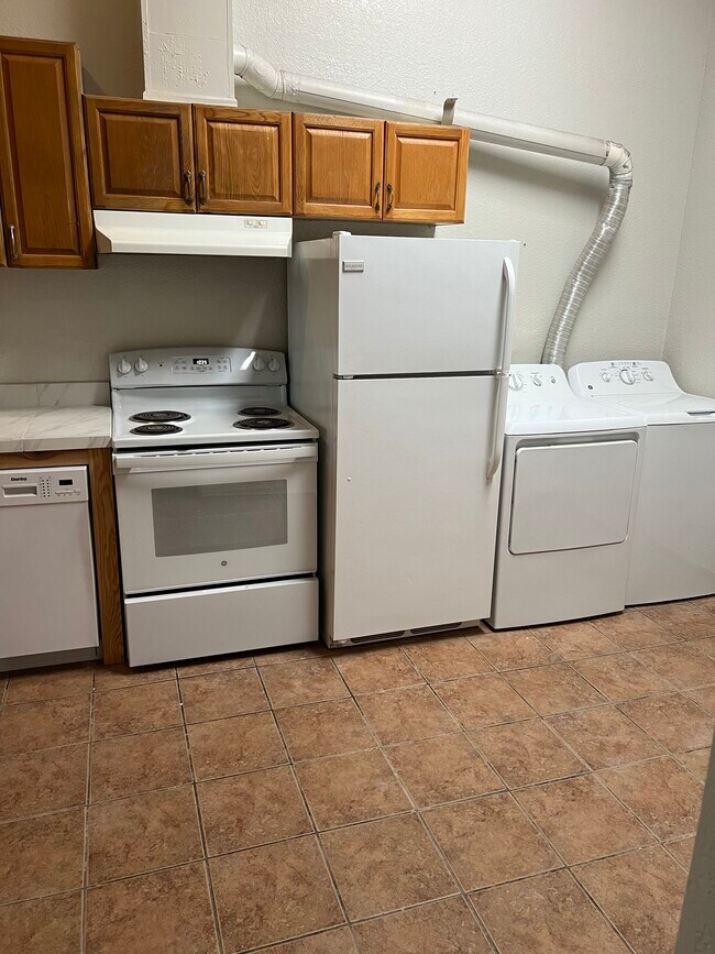 415 E Thoroughbred St, Unit 415 in Tucson, AZ - Building Photo - Building Photo