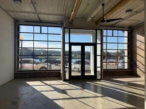 206 E Main St, Unit Commercial Space in Pomeroy, OH - Building Photo - Building Photo