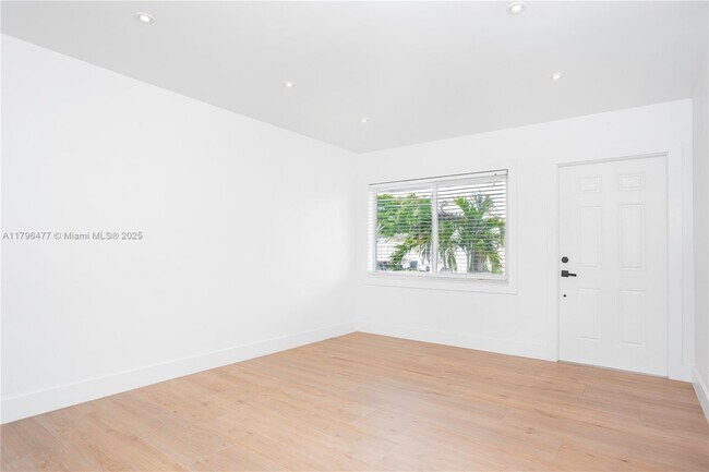 3340 NE 13th Ave-Unit -3340 in Oakland Park, FL - Foto de edificio - Building Photo