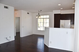 8215 E White Oak Ridge in Orange, CA - Building Photo - Building Photo