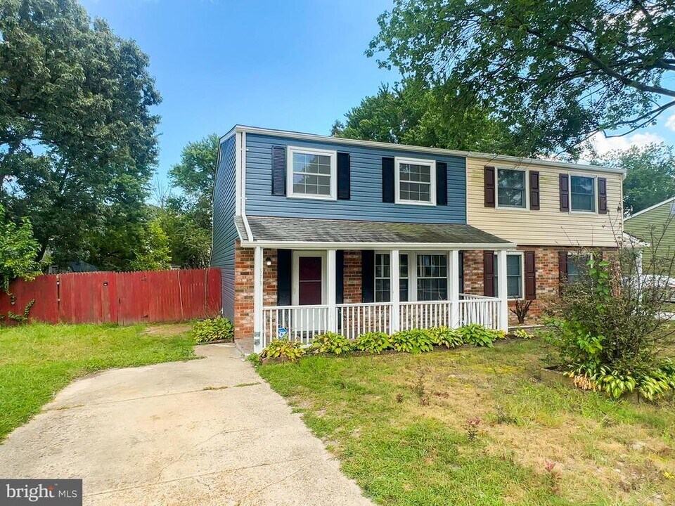 673 Quail Dr in Glen Burnie, MD - Foto de edificio