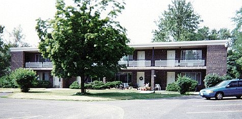 Farwell/Penn Woods in Glen Ellyn, IL - Building Photo