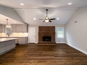 303 Midway Rd in Marietta, GA - Building Photo - Building Photo
