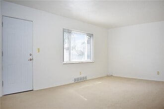 100 Primrose Ave in Glenshaw, PA - Building Photo - Building Photo