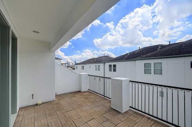 1110 Thompson St in Houston, TX - Building Photo - Building Photo